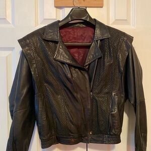 Vintage Black Cropped Leather Jacket Batwing Style with Wide Collar Sz Small